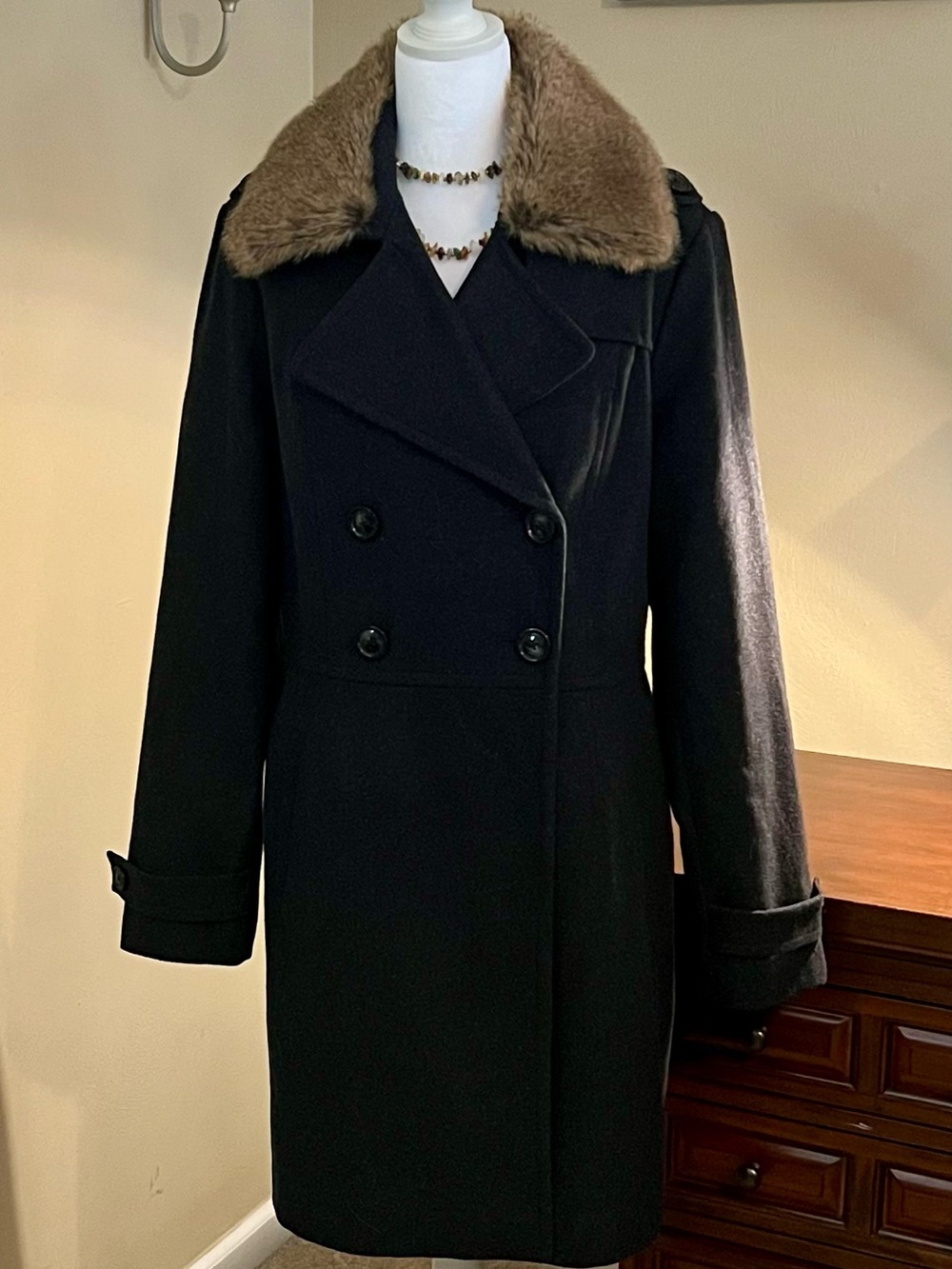 Banana Republic Faux Fur Black Double-Breasted Mid Length Coat S/462871 - Picture 2 of 14